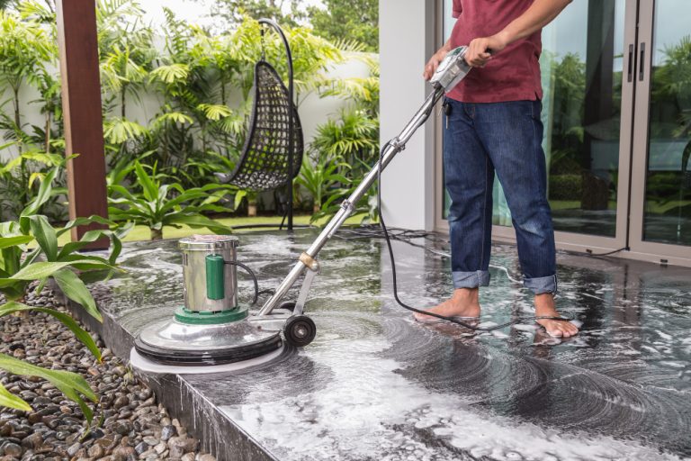 How to Choose the Best Cleaning Tools for Outdoor Areas