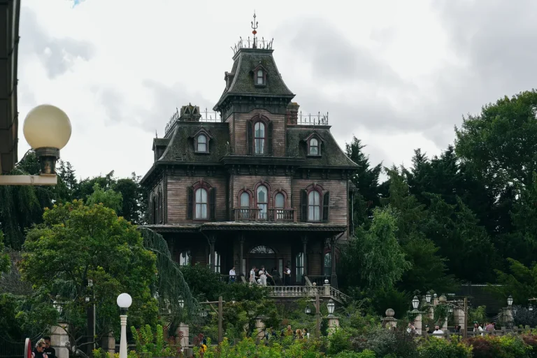 Ozzy Osbourne haunted house opens at HHN as tribute to Prince of Darkness Ozzy Osbourne haunted house